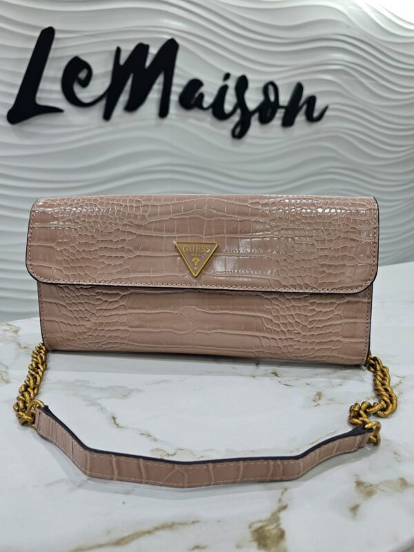 Cartera/sobre Guess camel cuero reptil