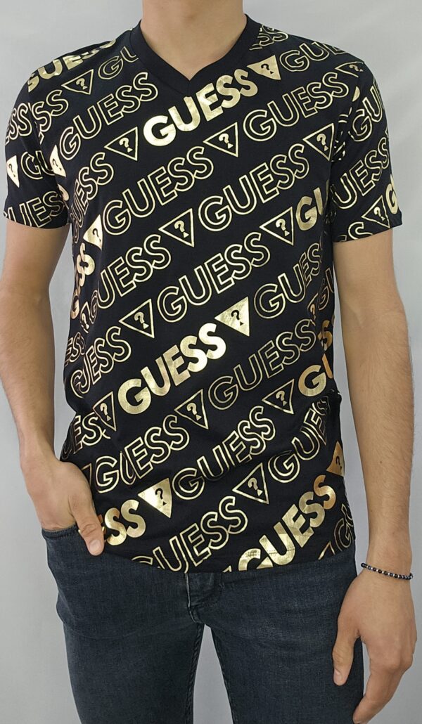Remera Guess
