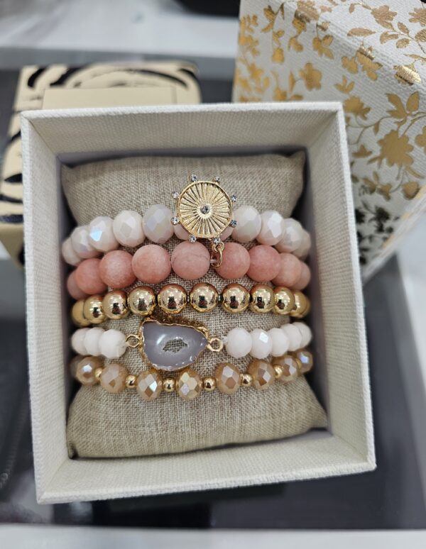Brazalete Nicole Miller por 5 con dijes - Imagen 2