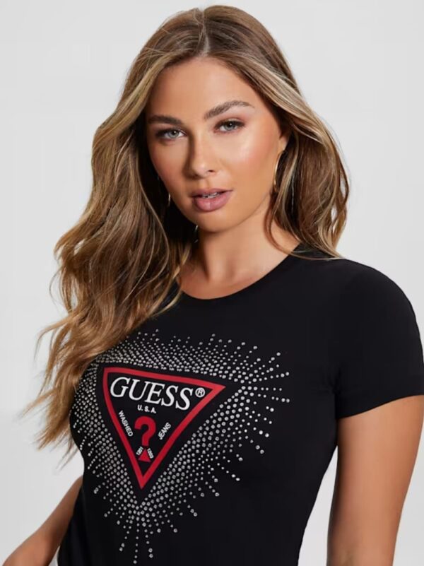 Remera Guess triangulo y cristales - Imagen 2