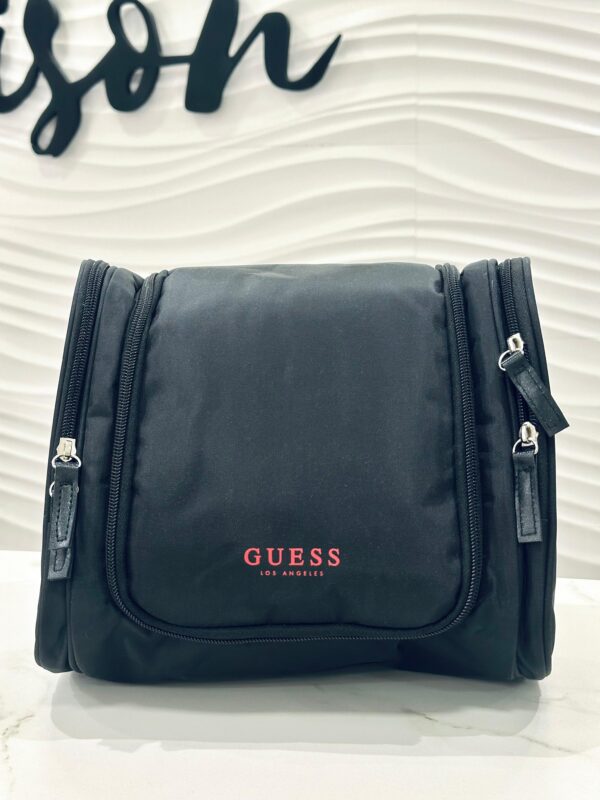 Beauty bag Guess con percha