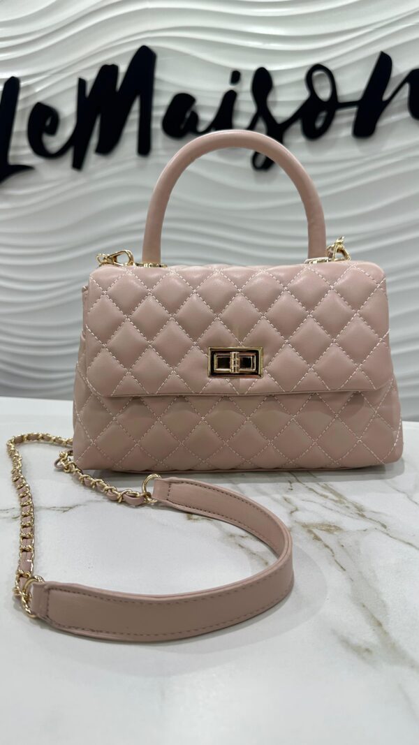 Cartera Urban rosa con cadena dorada