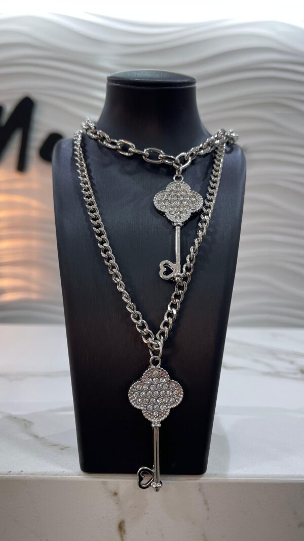Collar Akira doble cadena y doble llave en cristales