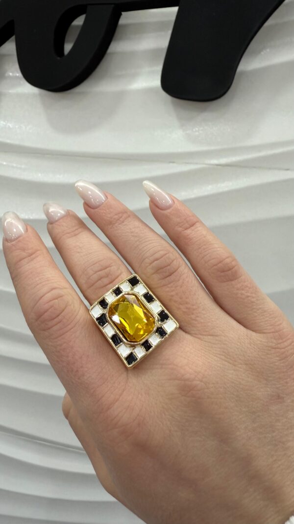 Anillo Akira psicodélico