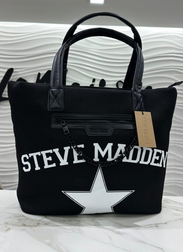 Bolso Steve Madden negro con logo blanco