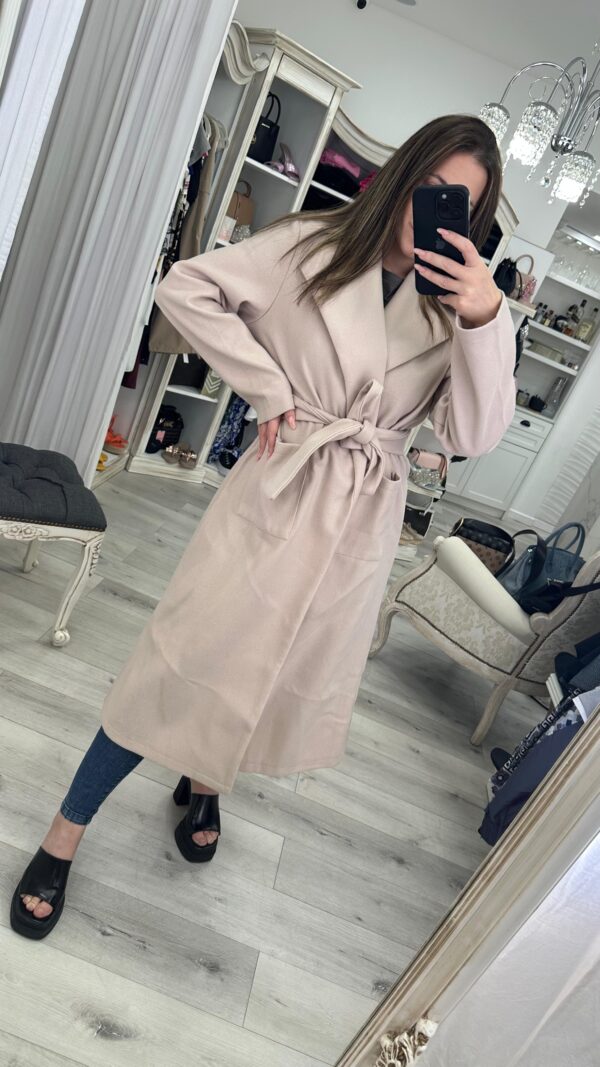 Tapado Shein beige con lazo sin botones