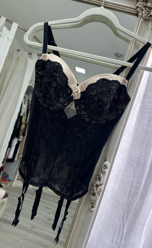 Corset encaje negro y beige
