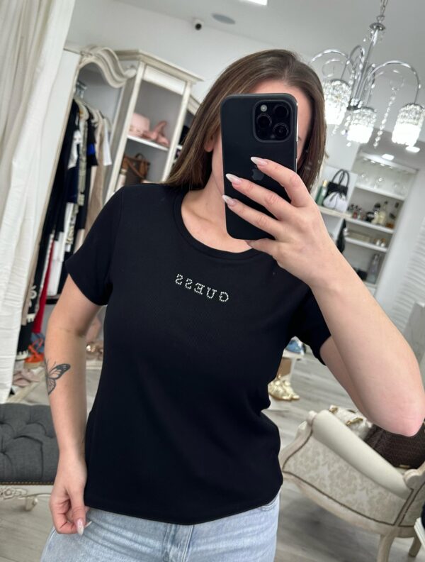 Remera Guess logo en cristales
