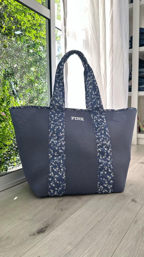 Bolso Pink azulino con guarda flores
