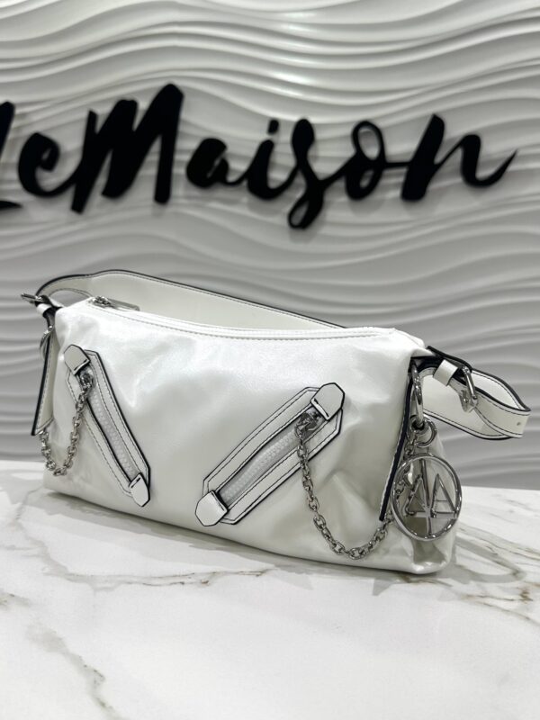 Cartera Armani Exchange blanca y herrajes plata