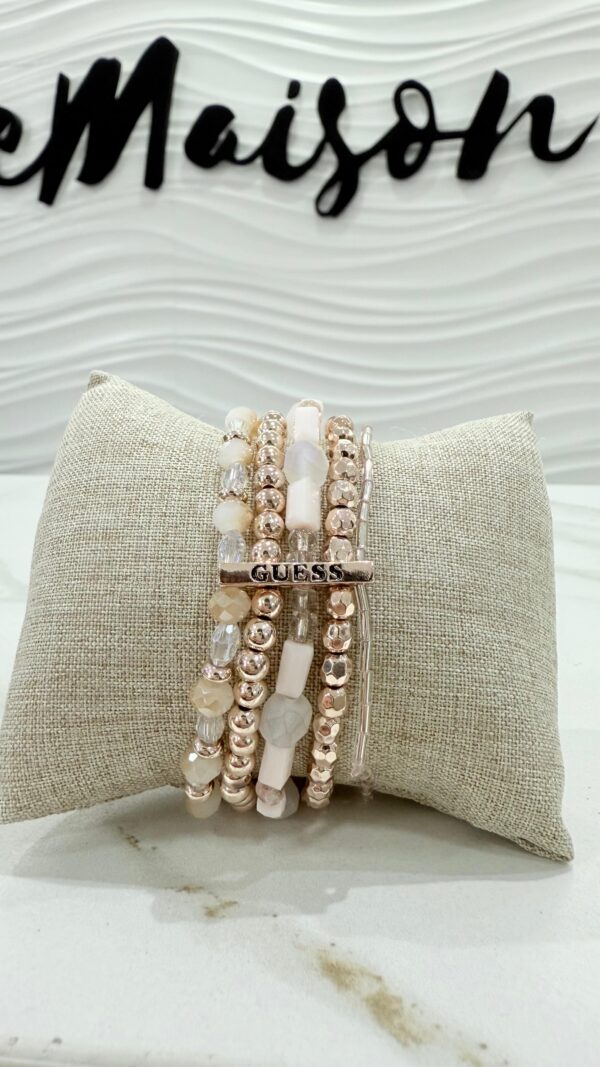 Pulsera Guess varias en una