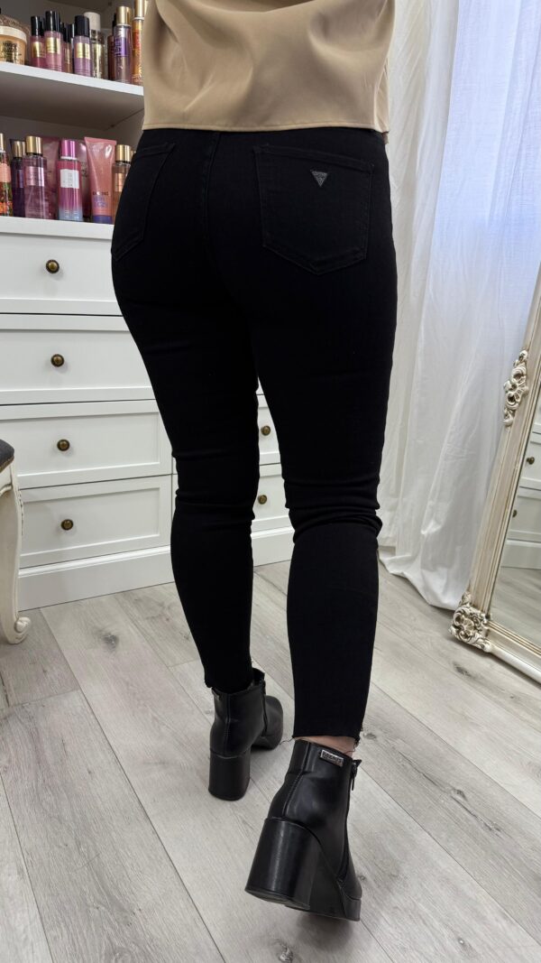 Jean Guess negro con roturas - Imagen 2