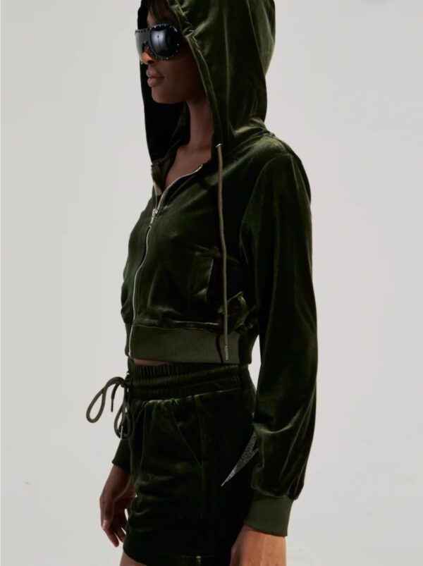 Campera Akira verde de plush con capucha y cristales - Imagen 2