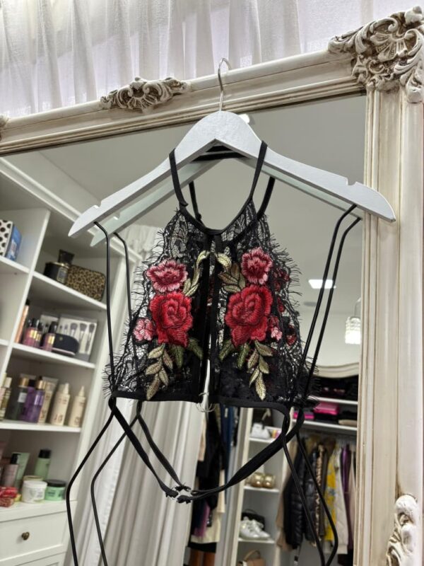 Brasier sexy bordado con flores