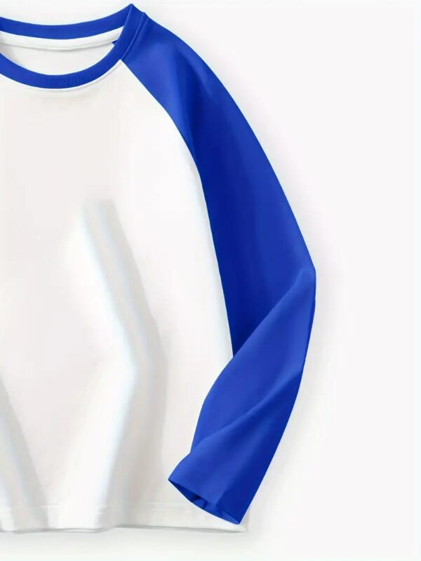 Remera blanca y azul - Imagen 2