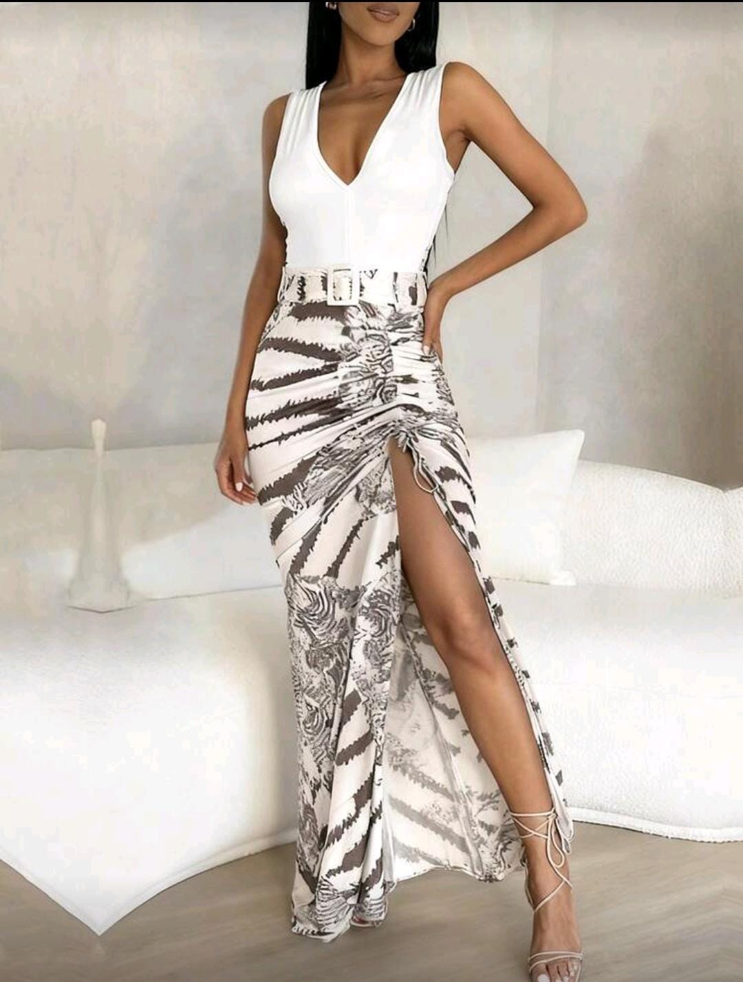 Vestido Shein combinado blanco y cebra con cinto